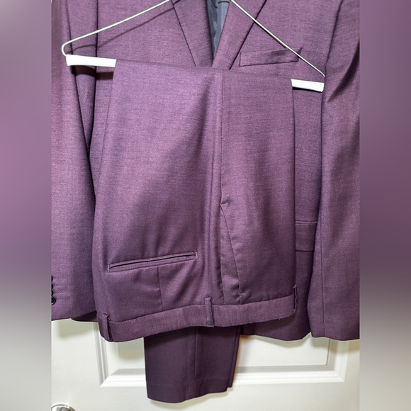 H&M Burgundy Skinny Fit Suit - Picture 4 of 6